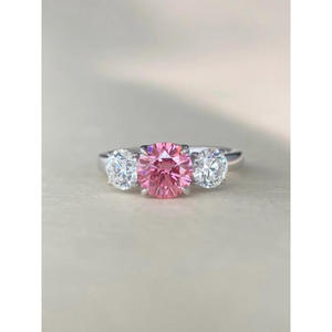 Bague en argent sterling 925 avec diamant moissanite rose central et trois pierres, bijoux élégants pour les acheteurs en gros - Product Image 1