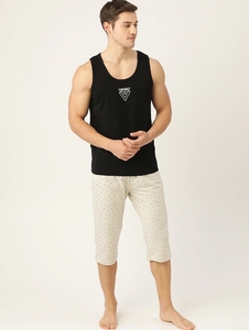 Camiseta sin mangas de algodón negra para hombre, cuello redondo, color sólido, transpirable, informal, con logo impreso en la parte delantera - Product Image 4