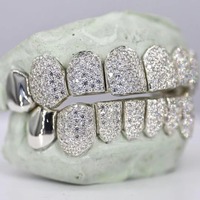 Grillz de Diamantes de Alta Calidad para Hombres y Mujeres con Diseño Brillante y Efecto Hielo, Disponibles a un Precio Accesible