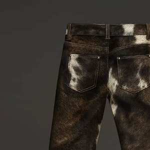 Pantalones de cuero estilo occidental para hombre con estampado de vaca en venta. Pantalones de cuero para hombre de la mejor calidad. Personalización directa de fábrica disponible. - Product Image 4