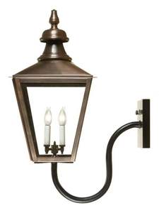 Lanterne murale en laiton de style ancien, avec finition cuivrée antique, pour usage domestique et extérieur. - Product Image 2