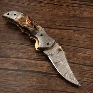 Cuchillo de Acero de Damasco Recto Plegable para Camping y Caza con Mango de Hueso, Funda de Cuero Personalizable OEM, Grado Industrial 58HRC - Product Image 4