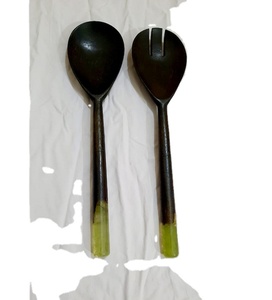 Cuillères à salade ou serveurs à salade en acier inoxydable avec manche en résine, idéales pour la maison, l'hôtel et le restaurant – Vaisselle et couverts très demandés - Product Image 1