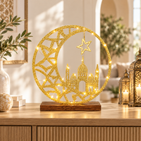 Petite décoration du Ramadan à piles avec silhouette de mosquée, croissant et étoile sur base en bois pour la table de la maison musulmane