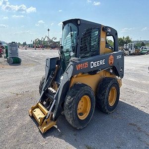 Minicargadora 332E de 2015 con cabina cerrada, máquina de construcción inoperable - Product Image 1