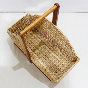 Water Hyacinth Storage Basket with Wooden Handle <b>Rustic</b> Design for <b>Wardrobe</b> Organization Multifunction - Product Image 5