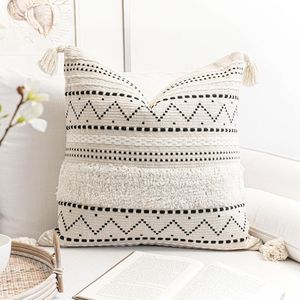 Funda de Cojín Decorativa Boho BlissBlush 20x20, Cuadrada, Color Blanco Neutro, con Borlas, Estilo Rústico - Product Image 1