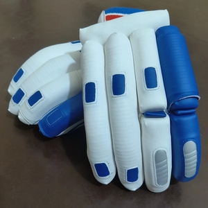 ถุงมือตีคริกเก็ตระดับพรีเมียมสำหรับผู้ใหญ่ จับกระชับมือ ตะเข็บสองชั้น เป็นมิตรกับสิ่งแวดล้อม น้ำหนักเบา ออกแบบมาเพื่อการใช้งานทั้งสองมือ ทนทาน - Product Image 3