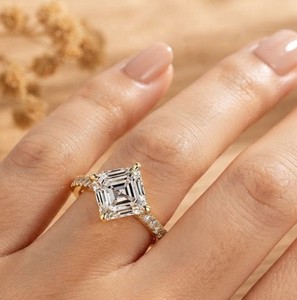 Anillo de Compromiso con Diamante Cultivado en Laboratorio, Corte Asscher y Redondo, Oro Sólido de 10K, 14K, 18K, Diseño de Joyería Fina, Certificado IGI, Color DEF VVS - Product Image 6