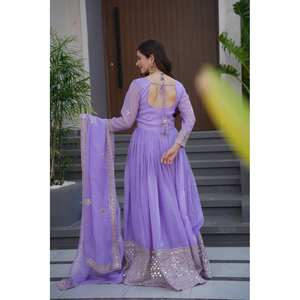 Vestido de Fiesta de Diseño Hecho a Mano con Corte en A, Cintura Imperio, Tela de Organza, Elegante Look para Bodas, con Dupatta - Product Image 3