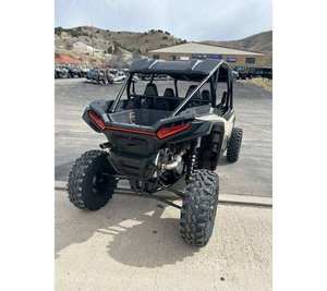 Vehículo Utilitario Deportivo RZR Turbo R 4x4 con Certificación EPA, Automático, de 4 Tiempos, Cuatro Asientos, Listo para Exportación - Product Image 2