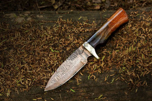 Nuevo Cuchillo Skinner de Cobre Damasco Hecho a Mano de Grado Industrial con Mango de Resina Bicolor, Cuchillos de Caza para Exteriores OEM - Product Image 2