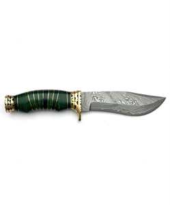 Couteau de terrain utilitaire artisanal en acier Damas recourbé, manche empilé en micarta vert, garde en laiton - Product Image 2