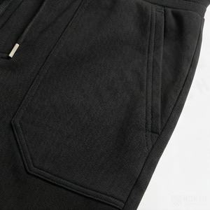 Shorts de sport pour hommes en coton 100% de haute qualité avec logo personnalisé, design unique, longueur genou, pour la course et la gym - Product Image 5