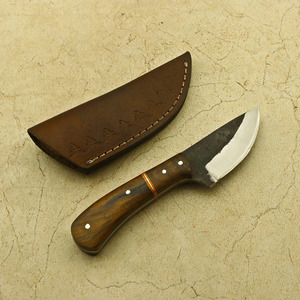 Cuchillo de Caza y Camping EDC de Hoja Fija Forjado a Mano en Acero al Carbono con Acabado Forjado, Mango de Palisandro, Fabricante de Fábrica - Product Image 3