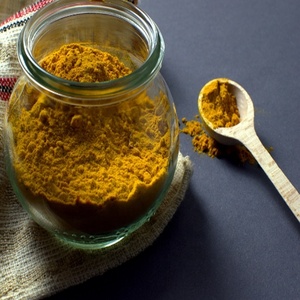 Poudre de curcuma en Inde, vendue en usine, supplément hydratant à base de plantes pour cheveux bouclés et fins - Product Image 1