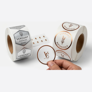 Étiquettes d'emballage en PVC de qualité supérieure, autocollants adhésifs personnalisés imprimés pour la marque et les solutions d'emballage des produits de détail - Product Image 2