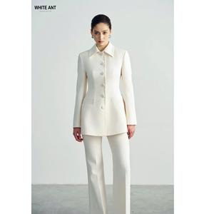 Pantalones de Mujer de Diseño de Lujo, Pantalones MABEL FLARED, Secado Rápido, Antiestáticos, 73% Poliéster, 17% Rayón, 10% Elastano - Product Image 4