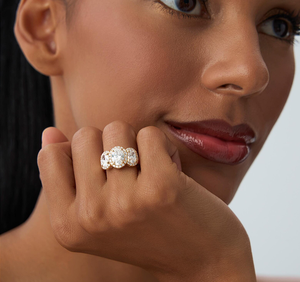 Anillo de Compromiso con Diamante Cultivado en Laboratorio de Corte Ovalado de 14K, Certificado IGI, Estilo Elegante en Oro - Product Image 4