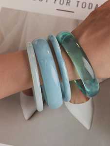 Pulseras de Resina Aqua Glow Transparentes, Forma Personalizada, Color Pastel Lagoon, Apilables, Joyería de Moda Hecha a Mano, Personalizable - Product Image 3