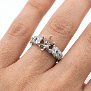 Bague de fiançailles en or blanc 18 carats avec six griffes, pavé rond, semi-monture, style cathédrale, large bande de diamants, cadeau de mariage - Product Image 3