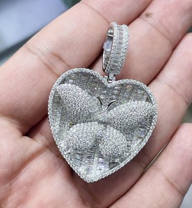 Pendentif en forme de cœur et de papillon, alliage plaqué rhodium, cristal, strass, micro-incrustation, charme thématique, unisexe, bijoux romantiques à la mode - Product Image 5