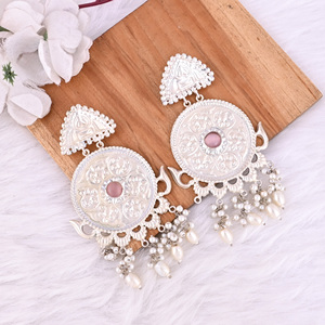 Pendientes Colgantes de Diseño Étnico en Plata Alemana con Piedra de Perla y Ojo de Gato Rosa - Product Image 3
