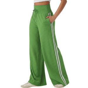 Pantalon de survêtement côtelé personnalisé pour femme, taille haute, coupe ample, jambe large, avec cordon de serrage et bande latérale, gris avec rayures violettes - Product Image 5