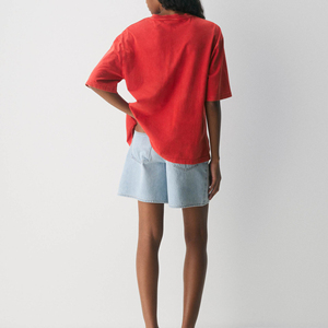 Camiseta de mujer vintage de algodón 100% pesado, la más popular, roja, de manga corta, cuello en V, informal de verano, personalizada, oversize, con lavado ácido - Product Image 3