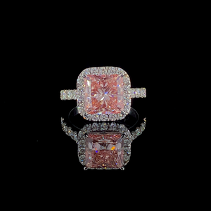 Anillo de Compromiso de Lujo con Diamante Rosa Corte Princesa y Halo, Banda de Oro 18K con Pavé de Diamantes, Certificado IGI, Joyería para Boda y Compromiso - Product Image 1