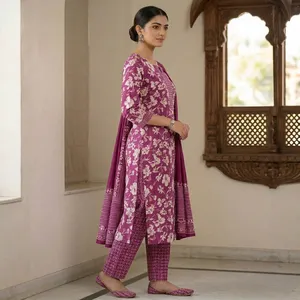 Ensemble Salwar Kameez en coton brodé le plus vendu, design magnifique, tenue de fête Diwali, style moderne, séchage rapide, pour femmes, toutes saisons - Product Image 4