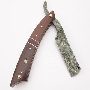 Rasoir pliable en acier Damas personnalisable OEM Pochette en cuir artisanal avec manche en bois Micarta de qualité bricolage - Product Image 1