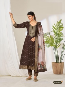 Salwar Kameez Tradicional para Mujer, con Estampado de Lámina Metálica, en Rayón, con Accesorios, Vestido de Boda Indio, Corte Regular, para Todas las Temporadas - Product Image 3