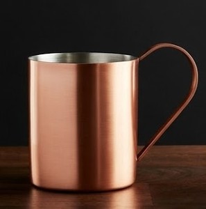 Vaso clásico de cobre cepillado liso, un exterior de cobre cepillado liso de primera calidad, esta elegante taza metálica combina con un estilo minimalista. - Product Image 5