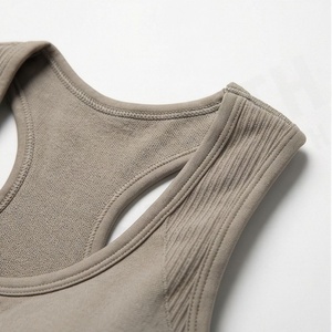 Ensemble de sport sans couture pour femmes : Soutien-gorge de yoga et leggings respirants à haute élasticité pour l'entraînement - Product Image 4
