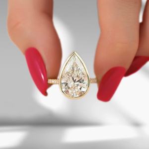 Bague solitaire en or massif 18 carats avec diamant en forme de poire de 3,01 carats cultivé en laboratoire, halo caché, cadeau raffiné pour femme, surprise de mariage - Product Image 1