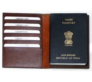 Funda para pasaporte de cuero auténtico con múltiples ranuras para tarjetas, Funda clásica para pasaporte con logotipo personalizado en relieve, de cuero de vaca suave - Product Image 1