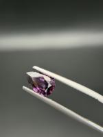 Zehra Gems Bijoux Spinelle Violette Naturelle Coupe Poire 1.77CT 9.7x6.5x4mm Pierre Précieuse Facettée Libre Effet de Couleur/Feu pour la Fabrication de Bijoux