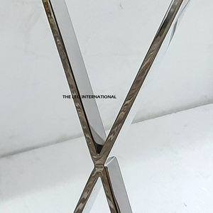 โต๊ะคอนโซลสีดำ วัสดุทำจากแผ่น MDF และสแตนเลส ดีไซน์รูปทรงสามเหลี่ยม ฐานขัดเงา แข็งแรงทนทาน - Product Image 6