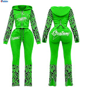 Conjunto Deportivo Personalizado para Mujer, Sudadera Corta Moderna con Cierre Trasero, Logotipo Personalizado, Conjunto Deportivo de 2 Piezas con Estampado de Leopardo - Product Image 6
