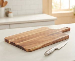 Planche à découper en bois naturel écologique avec poignée intégrée et trou de suspension, épaisseur 1,5 cm, compatible lave-vaisselle, REHMAN CRAFT - Product Image 2