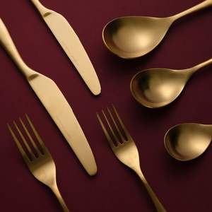 Juego de cubiertos metálicos contemporáneos con diseño ergonómico, bordes lisos, perfecto para el hogar, la cocina y las necesidades de hostelería. - Product Image 3