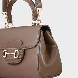 Sac à bandoulière pour femme en cuir véritable durable avec fermeture éclair - Sac à main élégant et stylé pour un usage quotidien - Product Image 4
