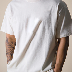 เสื้อยืดคอกลมแขนสั้นสีพื้นเรียบง่ายสำหรับผู้ชาย ราคาโรงงาน MOQ ต่ำ ทรงโอเวอร์ไซส์ สวมใส่สบาย ระบายอากาศได้ดี ผลิตจากผ้าฝ้ายถัก - Product Image 5