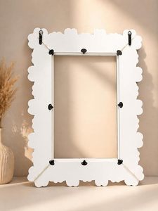 Espejo de Pared de Madera Tallada Blanca, Marco Decorativo Floral Hecho a Mano y Personalizado, Espejo de 30x40 Pulgadas para Sala de Estar - Product Image 3