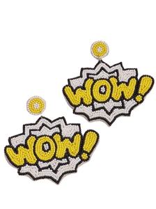 Préparez-vous à marquer de gros sur les charts de style avec nos fabuleuses boucles d'oreilles de football perlées Game Day nouveau design - Product Image 4