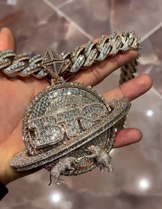 จี้ห้อยคอแบบฮิปฮอปประดับเพชรโมอิสซาไนต์ทรงเหรียญเงินซ้อนกัน ดีไซน์หรูหรา เหมาะสำหรับงานปาร์ตี้ - Product Image 2