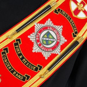 Banda de uniforme ceremonial de Mylar personalizada al por mayor con reproducción de bordado real para equipo de defensa personal - Product Image 4