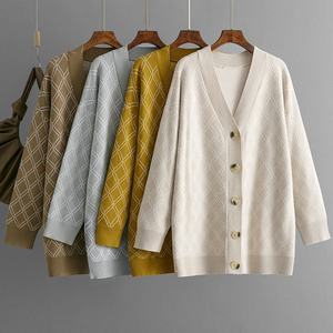 Concevez vos propres pulls en laine/cachemire tricotés de qualité supérieure pour les logos de sororités, fraternités, écoles, collèges et universités. - Product Image 6