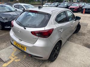 MAZDA2 1.5 E-SKYACTIV G MHEV HOMURAA EURO 6 5DR 2023 USADO EN EXCELENTES CONDICIONES - Product Image 2